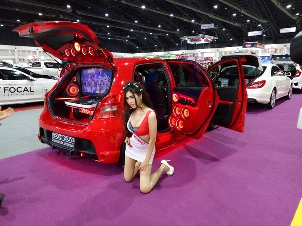 q5J9pX3w80E.jpg