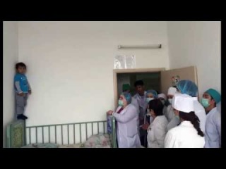 Как казахам делают укол в попу
