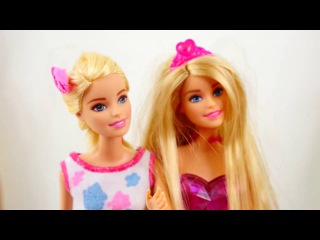 Kız Yıldız - Sema ve Ayca aksesuar kutusunu açıyorlar. Barbie süsleme oyunu