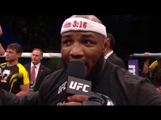 После победы в UFC боец Йоэль Ромеро публично воздал славу Богу!