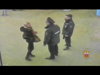 Баха попросил: девушку наркокурьера с крупной партией героина поймали в метро Москвы
