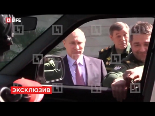 Генерал при Путине оторвал ручку нового УАЗ