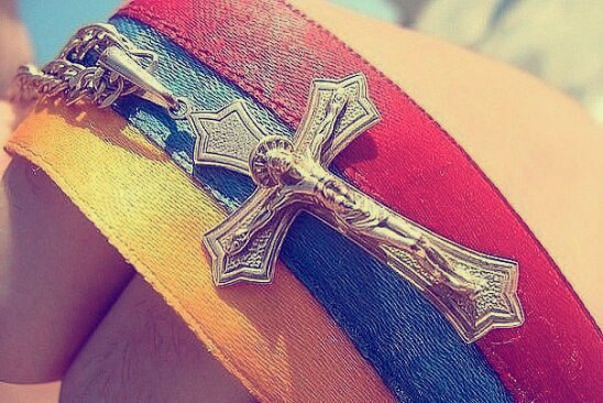 Крест и флаг армении