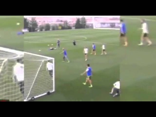 Real Madrid:¿Jesé Rodriguez marca el mejor gol de volea visto en un entreno?