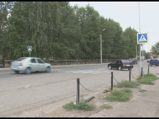 На «зебре» сбили велосипедистку.