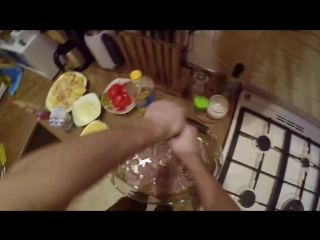 Картошка под сыром с курицей и помидорами