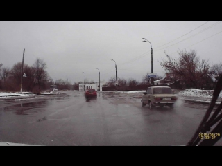 Шестёрку развернуло на дороге (Смела)