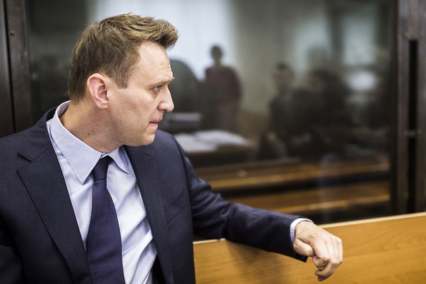 Суд отложил решение по иску Усманова к Навальному