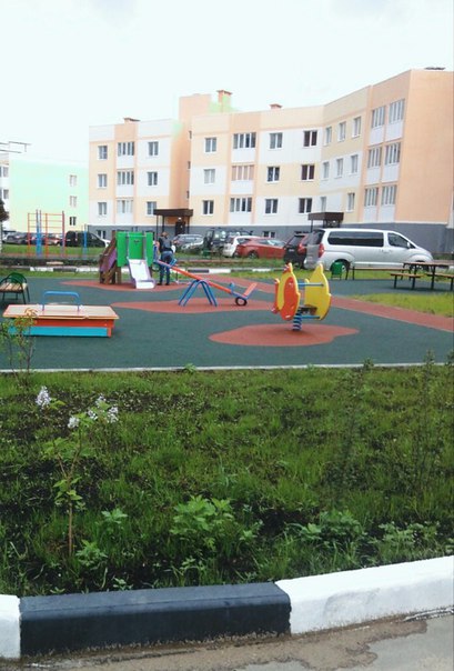 Фото: Сдается 1 квартира по адресу: Люберецкий район, Жилино-1. <br>Новый дом. Квартира на 1 этаже. Площадь 46 кв м. Комната 15 кв. м, кухня 17 кв.м.<br>Новый холодильник, новая кухня. Остальная мебель в отличном состоянии. Хорошая железная дверь. Балкон на кухни. <br>В шаговой доступности магазины, электричка, маршрутки. <br>Цена 23+ свет и вода. <br><br>По всем вопросам по телефону: 8- 925-449-48-54 или в личное сообщение.