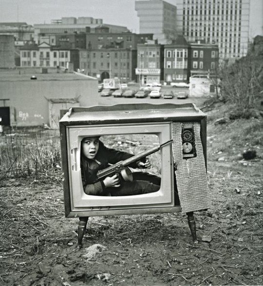 “Boy in TV Set”, 1972 год