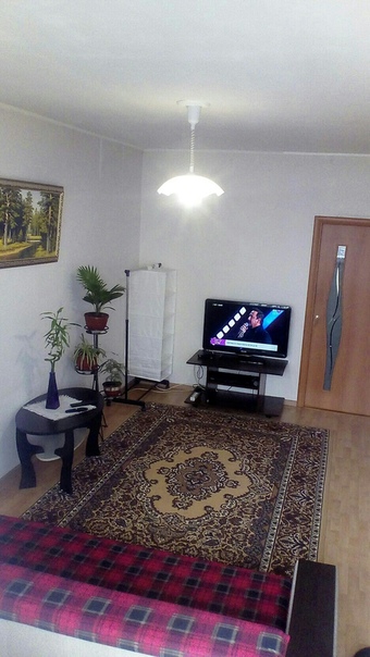 Фото: С 1 июля сдаю комнату в 3-х комнатной квартире,  г.Химках, ст. Новоподрезково. Две минуты пешком от станции электричек до квартиры,   20 минут на электричке до Москвы ( до метро). Для проживания всё необходимо есть. Цена комнаты 12500 в эту сумму всё включено( свет, вода), без  депозита. В соседних комнатах живут две девушки, 30 лет.<br>89263688859