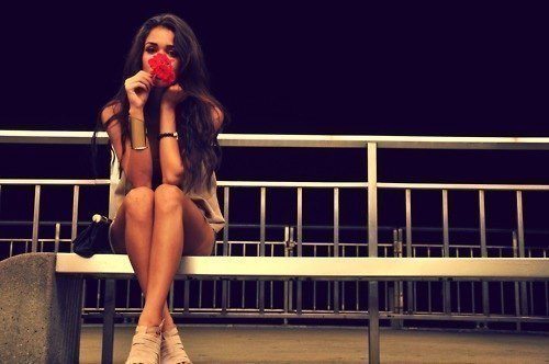 Внезапность — это обо мне. Внезапно погрустила, внезапно посмеялась, внезапно обиделась и снова всё ок. Так и живём.