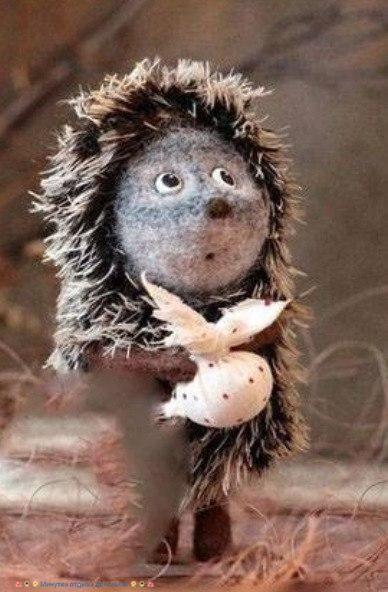 Фото: Внимание! Уютное, комфортное место для жизни! <br> <br>ЦЕНТР Москвы! М. Кропоткинская, Арбатская, Смоленская! <br>До метро 5 минут спокойным шагом по арбатским переулкам. Безопасно - на пути от метро посольства, дежурят полицейские. <br> <br>Получайте удовольствие от проживания в Москве, а не стресс от транспорта до спальных районов! <br>Возможно, Вы мечтаете снять квартиру, но нет средств на оплату услуг агента и депозит Так накопите нужную сумму, живя с комфортом:) <br> <br>Проживание в благоустроенной, чистой квартире, с уютной гостиной, в сложившейся компании жильцов. Все проживают длительно. Это частная квартира. <br> <br>Комнаты просторные, комфортные. Удобные кровати зонированы занавесками, есть свое приватное пространство со светильником и розетками. <br>Вся бытовая техника, чай/кофе/сахар/соль/стиральный порошок - предоставляется. <br>Санузел раздельный, отличное состояние. <br>Кухня полноценная, все необходимое имеется. <br>Регулярная смена постельного белья, регулярная уборка. <br>Для 
