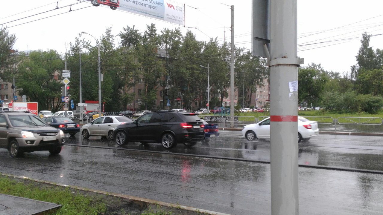 ​В Перми из-за ДТП на бульваре Гагарина образовалась пробка