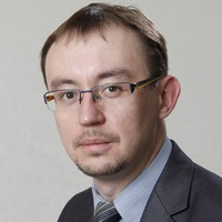 Роман Опарин