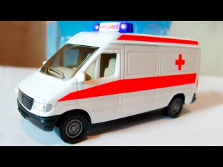 Beyaz Ambulans ve Yarış Arabası - Akıllı Arabalar çizgi filmi - Türkçe İzle