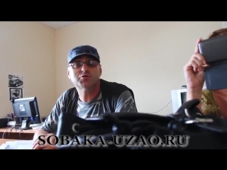 Семейство Пискачей фотографирует в свою фонотеку девушку волонтера SOBAKA-UZAO.RU