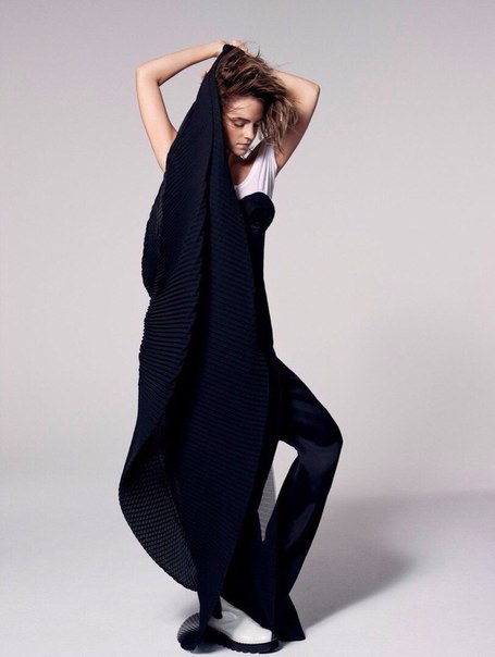 EMMA WATSON – ELLE UK MARCH 2017