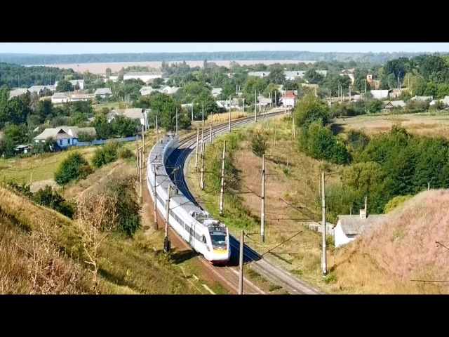 Обгон пассажирского ЭКР1-001 Тарпан