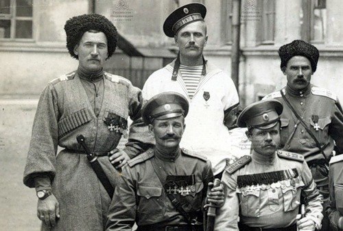 ЛИБО ГРУДЬ В КРЕСТАХ, ЛИБО ГОЛОВА В КУСТАХ