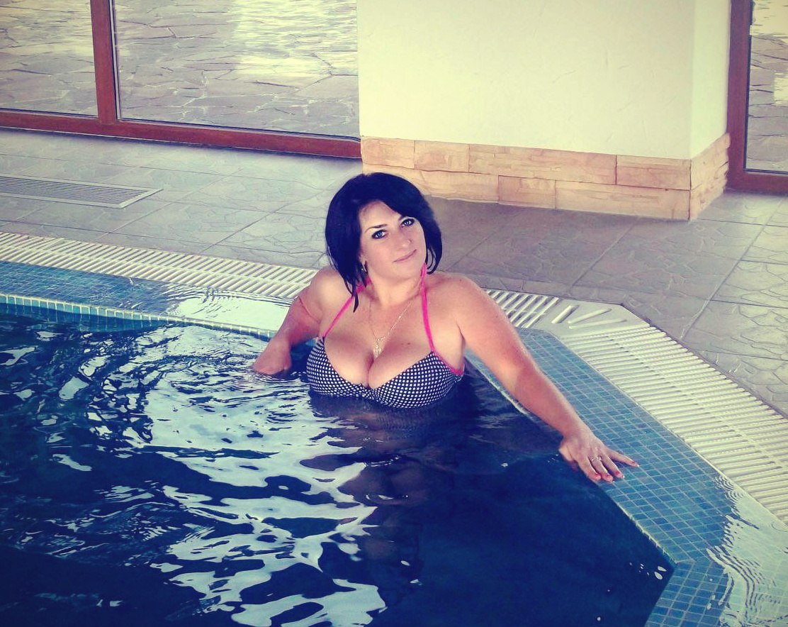 Hollywood actress racheil waiz