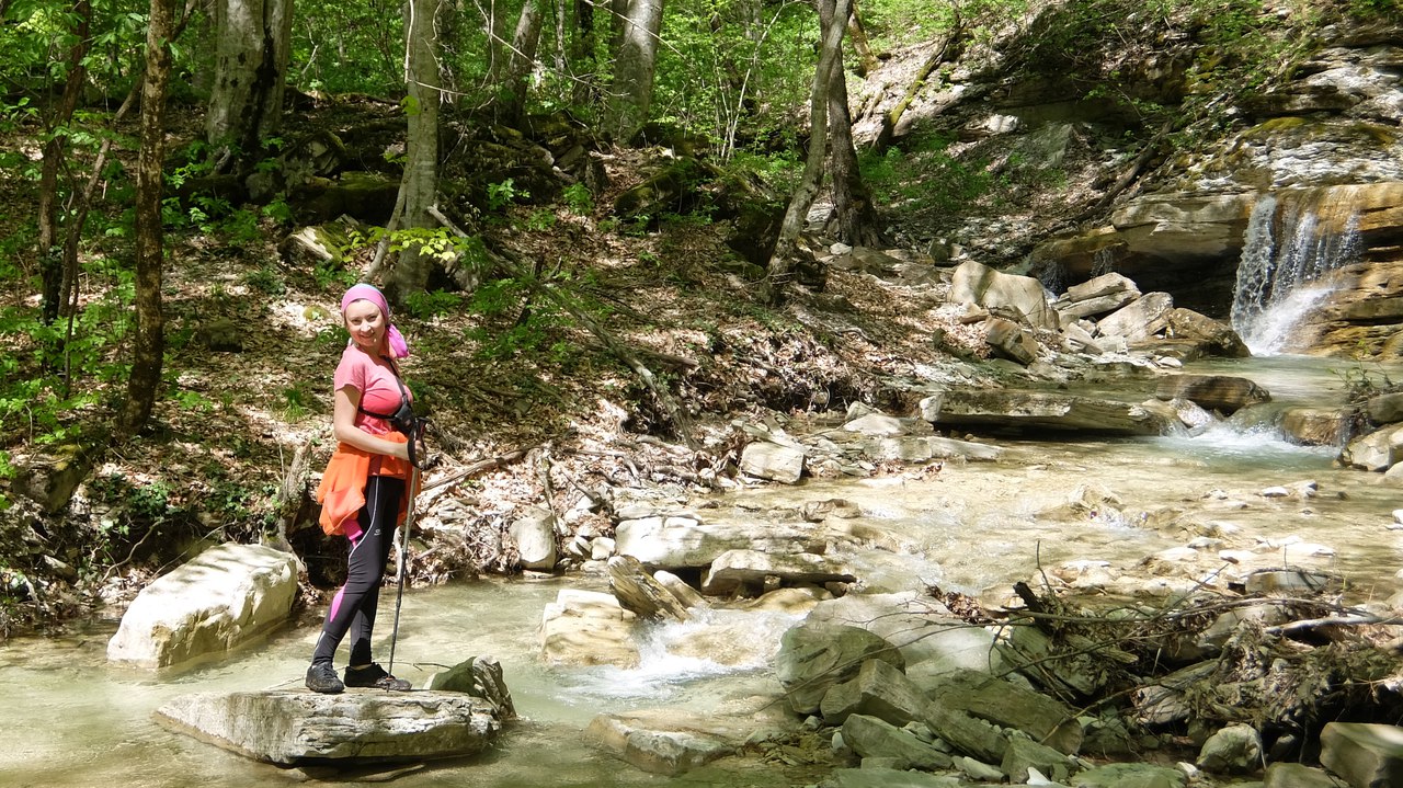 Поход для тех, у кого потеют ноги!  Отчет о походе по "долине 40-ка водопадов" Автор - Бугара Роман, инструктор группы.