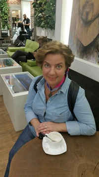 Анюта Леонова