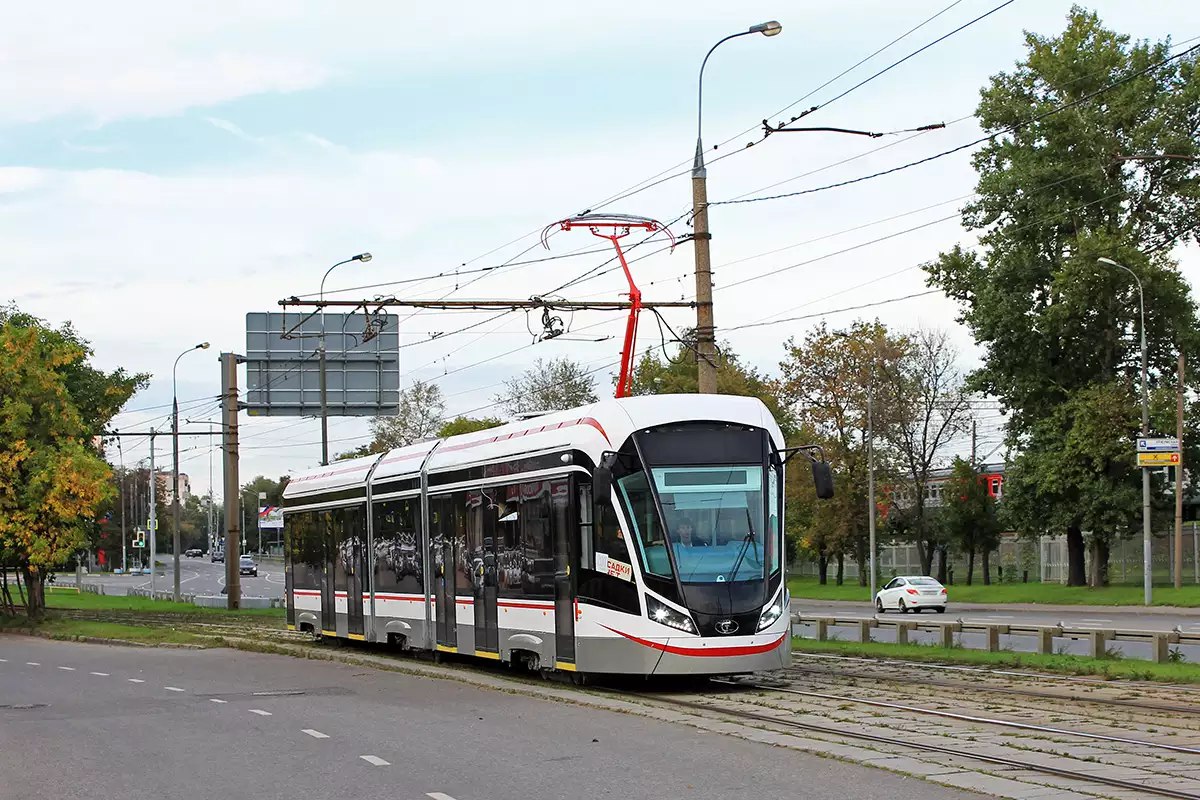 транспорт. пассажирский транспорт. витязь-м трамвай в волгограде. транспорт ст 4. трамвай ктм 19 москва.