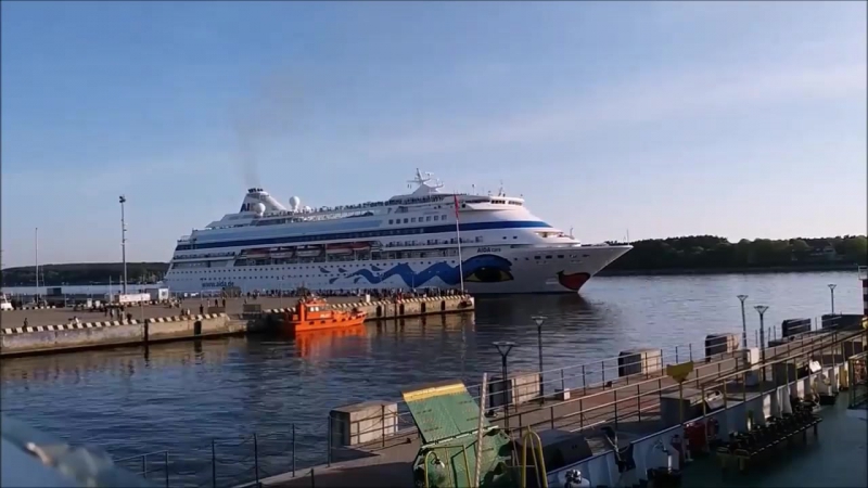 Kruizinis laivas Aida isplauke