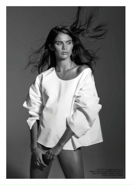 Model : Sara Sampaio