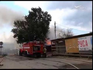 В Самаре на ул. Лейтенанта Шмидта тушили крупный пожар