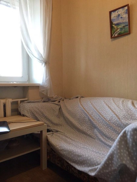 Фото: Сдается место в 1-комнатной квартире м.Дмитровское (10-12 мин не спеша). <br>рассматривается 1 девушка до 35 лет чистоплотная, уважающая личное пространство. <br>Собственники очень хорошие люди, приходят только за оплатой. Предыдущая девочка прожила 1,5 года. <br>Единственный минус-одно спальное место. <br>В соседях девушка 26 года, работаю 5/2. 15 оплата в месяц+около 1000коммуналка <br>договор подпишем. Писать в лс.АГЕНСТВА НЕ БЕСПОКОИТЬ