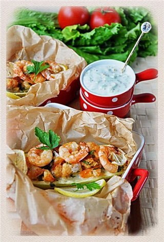 Кабачки, запеченные с семгой и креветками 