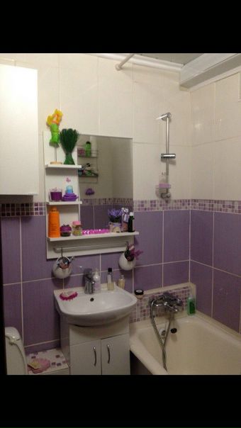 Фото: Выхино <br>Без Комиссии! Не Агент!<br>СРОЧНОИщу к себе в квартиру на подселение доброжелательную, чистоплотную,не конфликтную девушку. В квартире будут проживать,только две девушки. Квартира в отличном состоянии, полностью оборудована всей мебелью и техникой. От Выхино 10мин транспортом.<br>Агентам, посредникам и мужчинам, Просьба не беспокоить.<br>За подробной информацией,прошу звонить по телефону :8-999-718-19-43