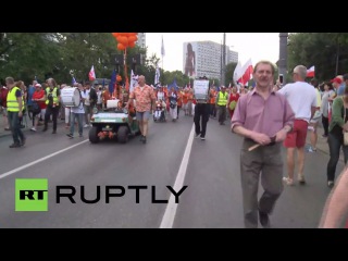 В Варшаве проходит антиправительственный марш