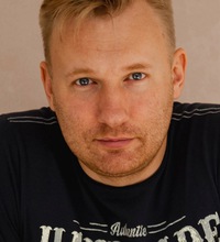 Максим Волков