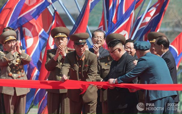 С особым размахом: Ким Чен Ын открыл улицу 