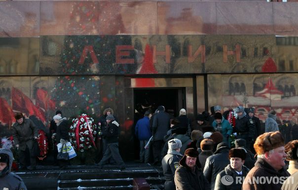 Три депутата отозвали подписи под законопроектом о захоронении Ленина: 