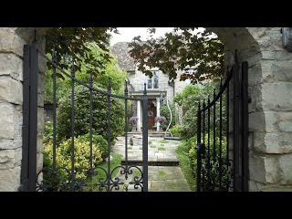 The Kingsway Toronto Real Estate - luxurious mansions among towering trees
