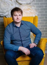 Роман Разов