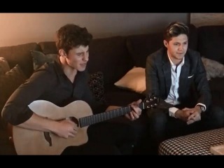 Shawn Mendes & Niall Horan sing Mercy ( AMAs 2016 )