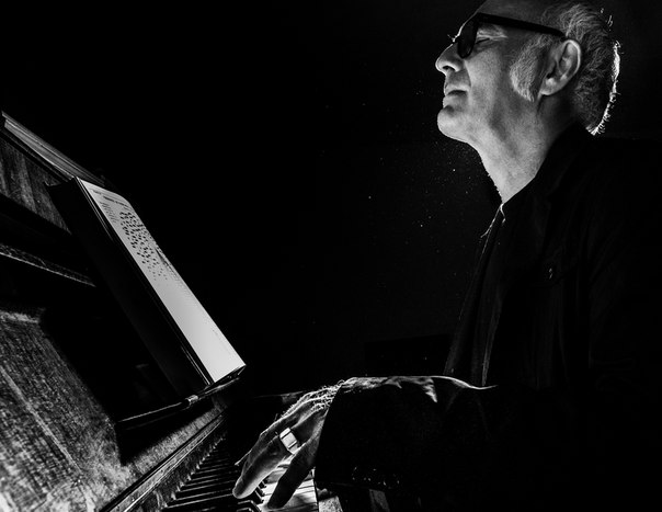1. Включаем Ludovico Einaudi. 