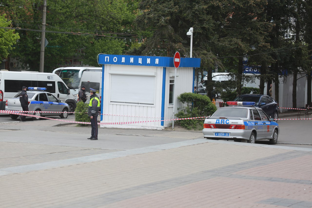 В Брянске на Площадь Партизан принесли гранату
