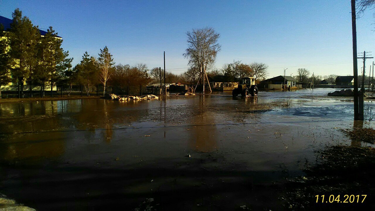 В Оренбурге из-за паводка эвакуировали жителей села Краснохолм В Оренбурге из-за паводка эвакуировали жителей села Краснохолм