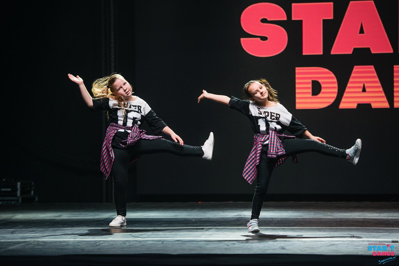 Танцы относятся к спорту. Разные стили танцев.