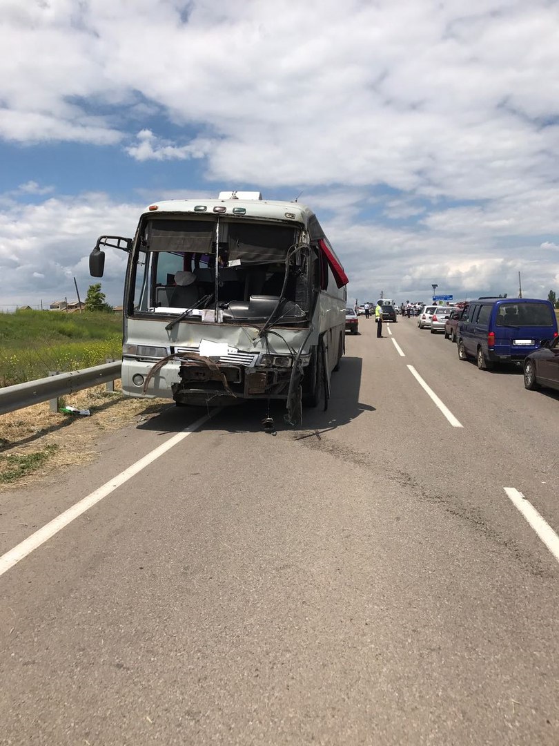 Под Таганрогом столкнулись два автобуса, четверо погибших и 30 пострадавших