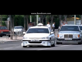 Такси 1, отрывок из фильма. Даниэль обгоняет немцев на мерседесах ) #obovsem#ямакаси#париж#франция#люкбессон