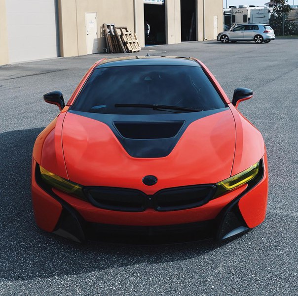 #BMW i8