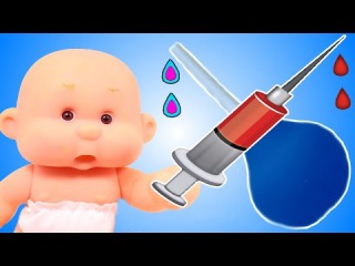 Куклы пупсики играем в дочки матери Доктор делает укол Клизма Мультик для девочек Видео для детей