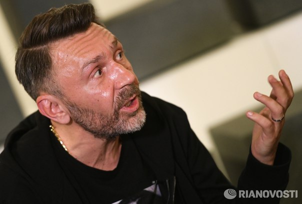 Шнуров рассказал, как относится к творчеству Виктора Цоя: 